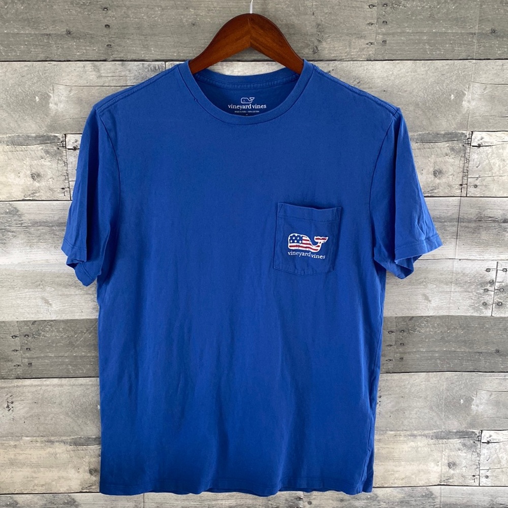 VINEYARD VINES AMERICAN FLAG POCKET TEE BLUE MEN’S SMALL